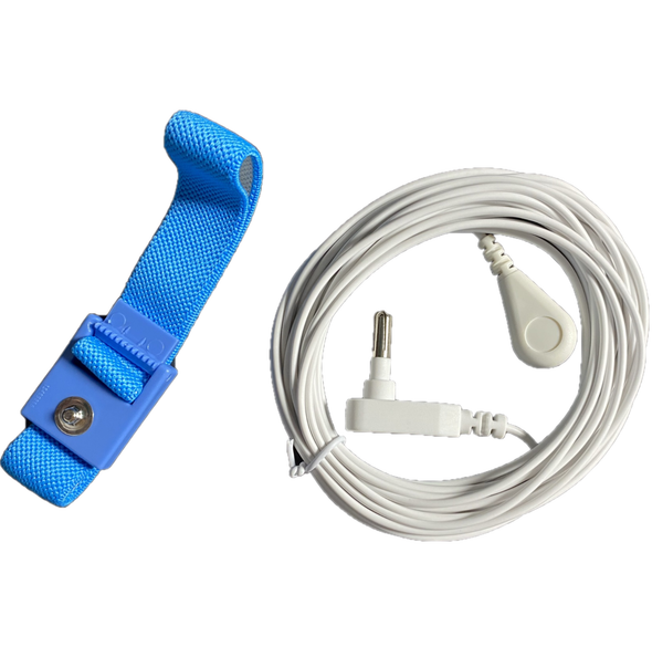 Grounding band with its 6m wire to connect to the earth. Blue anti static wrist strap. Perfect for earthing. EMS protection. IT electronic user. Bracelet reconnexion à la terre bleue. Parfait également pour les informaticien qui manipulent des composants électronique.