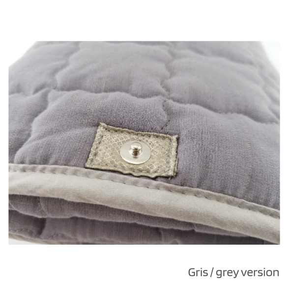 Sofa throw connected to the earth for earthing or grounding. Ground connected couch cover 50 x 70 cm (35 x 27 inch)