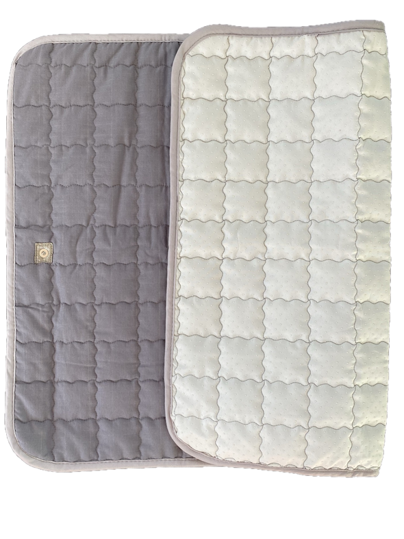 Sofa throw connected to the earth for earthing or grounding. Ground connected couch cover 50 x 70 cm (35 x 27 inch)